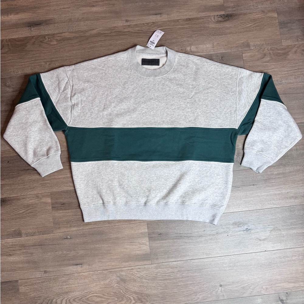 NWT Abercrombie & Fitch Gray and Green Stripe Sweatshirt Men’s Large